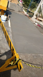 Construção de calçada 